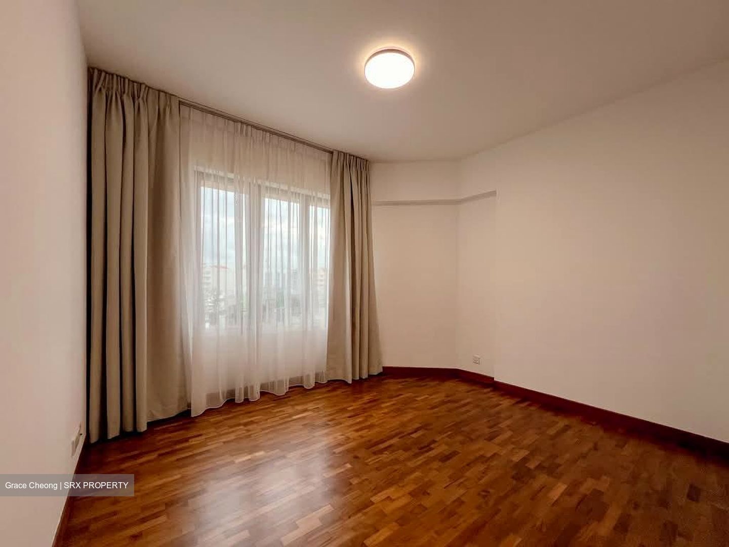 Simsville (D14), Condominium #557553911